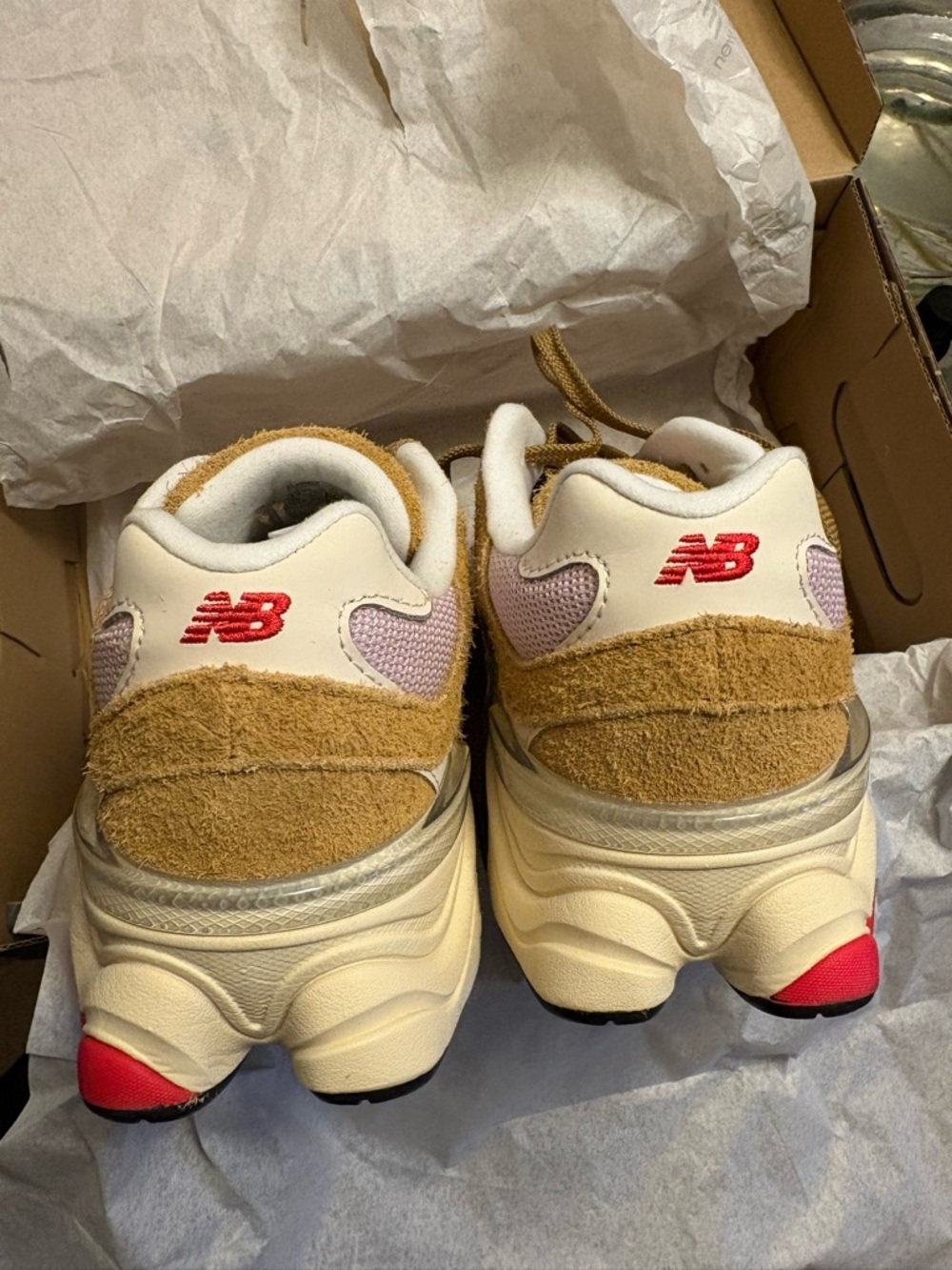 NIB New Balance 9060 Sneakers - Beige & Pink, women’s 8.5 - Picture 4 of 6